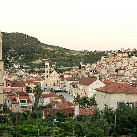 Jesliving Hvar - 2 Bedroom Elegant Apartment With Sea View In Historic Center Of Hvar Town Exterior photo
