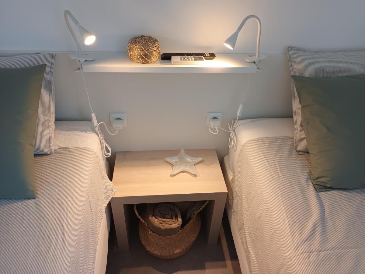 Jesliving Hvar - 2 Bedroom Elegant Apartment With Sea View In Historic Center Of Hvar Town Exterior photo