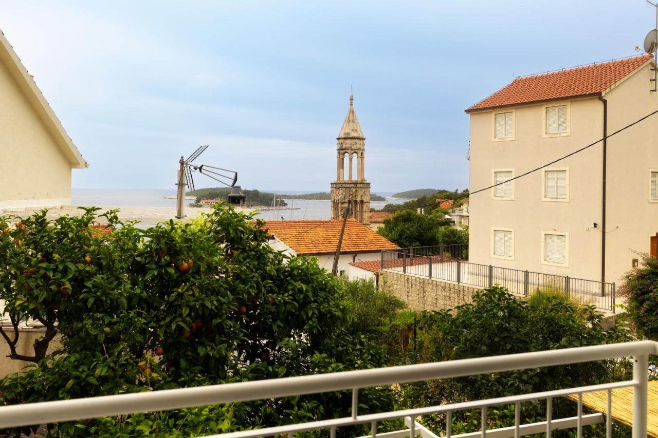 Jesliving Hvar - 2 Bedroom Elegant Apartment With Sea View In Historic Center Of Hvar Town Exterior photo