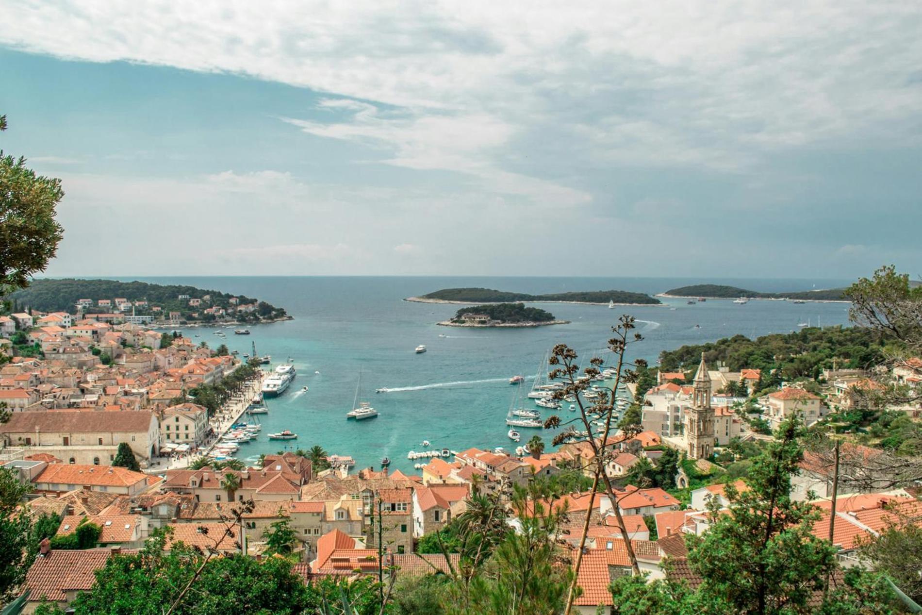 Jesliving Hvar - 2 Bedroom Elegant Apartment With Sea View In Historic Center Of Hvar Town Exterior photo